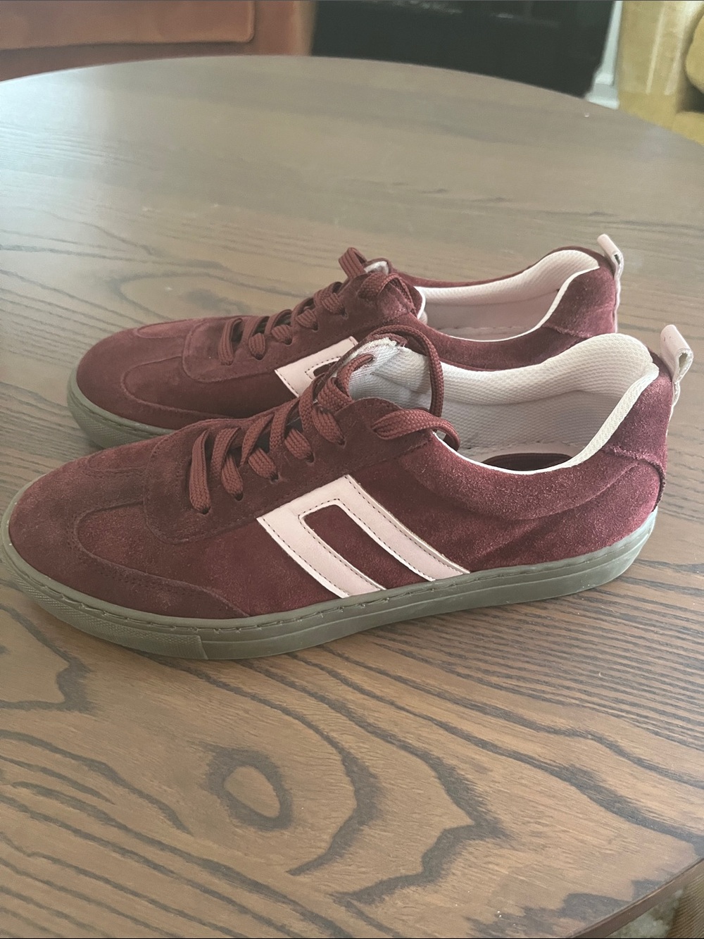 Cruza Burgundy Suede Sneakers Pink Trim Lace Up Retro Vibe Size 39 US 8.5
